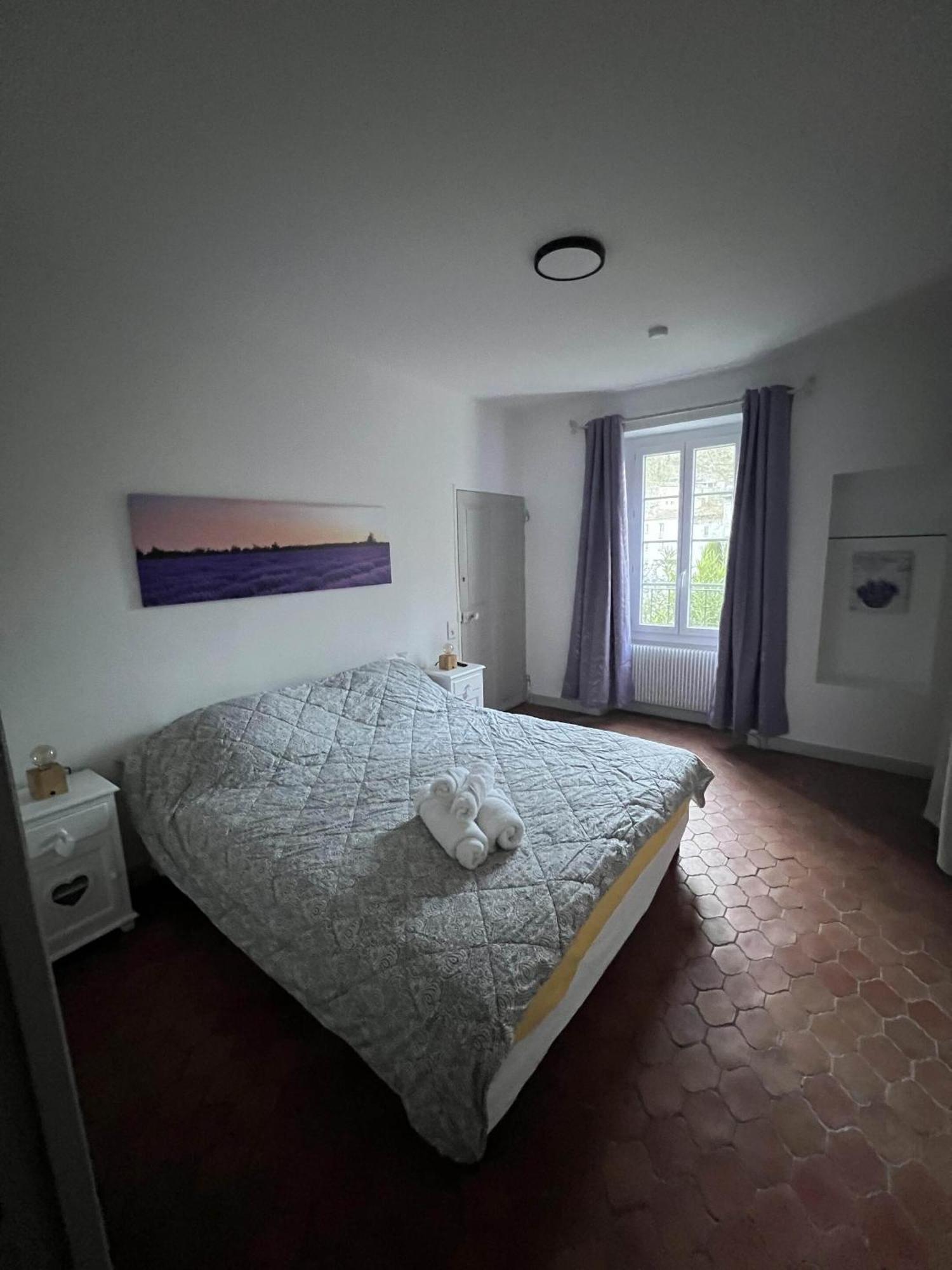 La Figuiere Fontaine De Vaucluse Bed & Breakfast Room photo