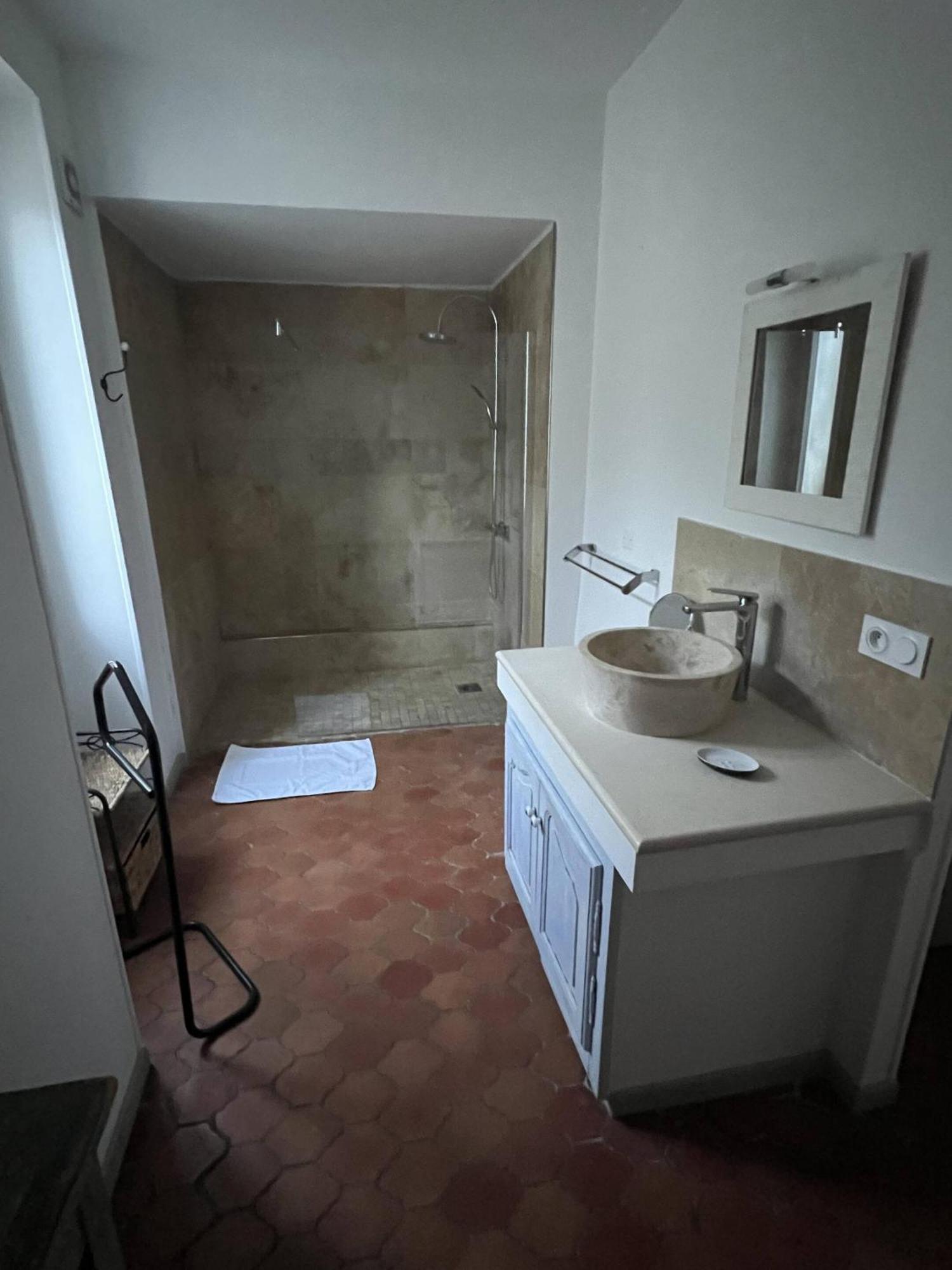 La Figuiere Fontaine De Vaucluse Bed & Breakfast Room photo